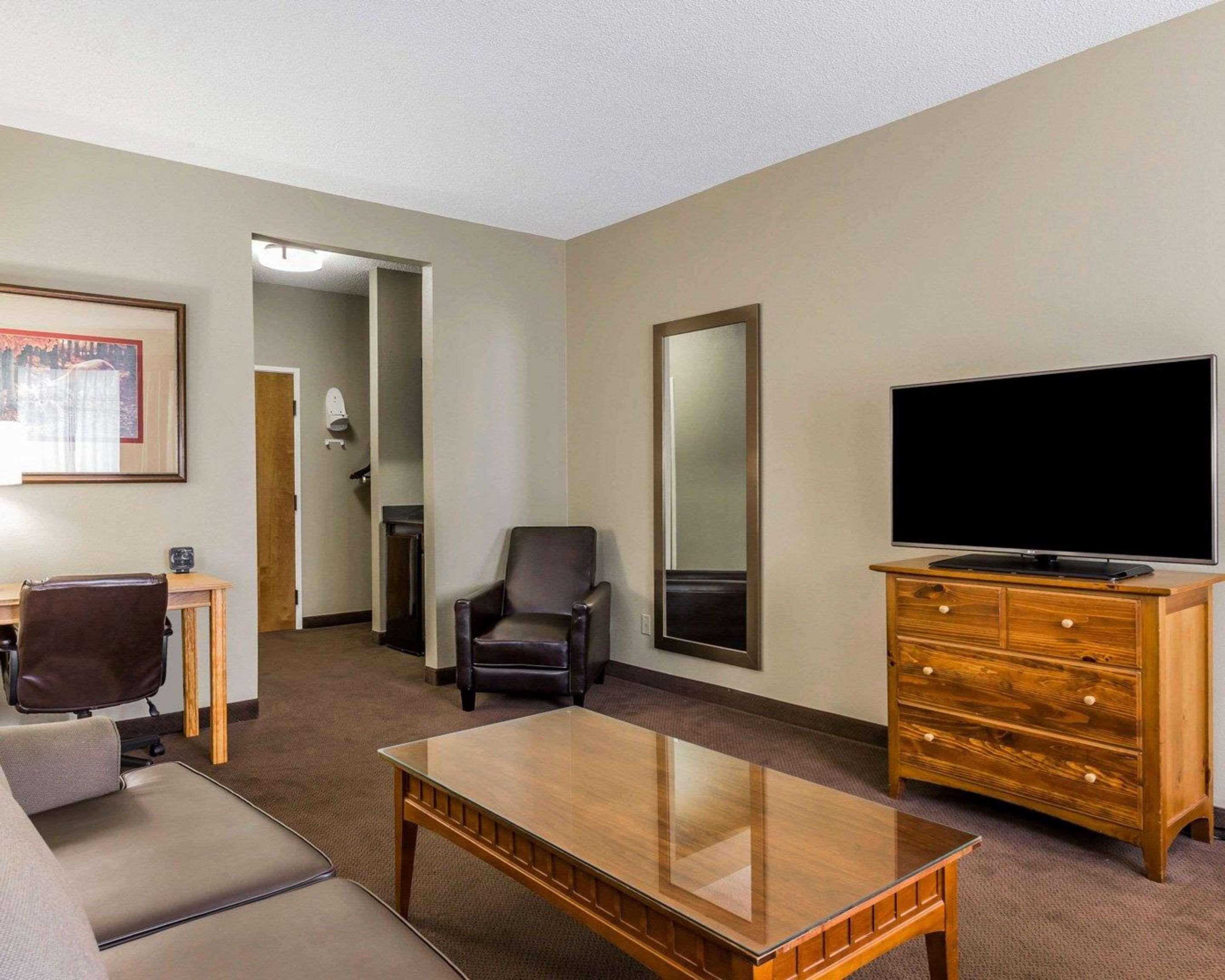 Comfort Suites Boone - University Area Exterior foto